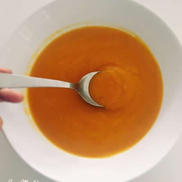 Цуккини, морковь и томатный суп